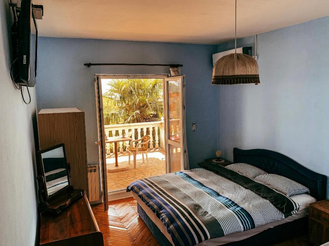 Peaceful, Cosy Tivat Guesthouse Bagian luar foto