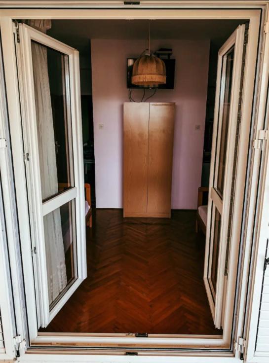 Peaceful, Cosy Tivat Guesthouse Bagian luar foto